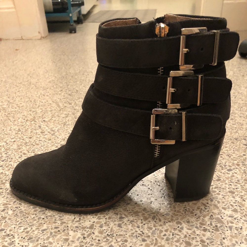 Jeffrey Campbell black leather boots #gothchic
